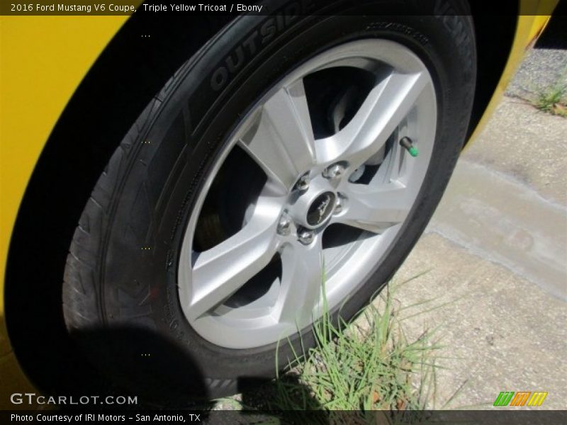 Triple Yellow Tricoat / Ebony 2016 Ford Mustang V6 Coupe