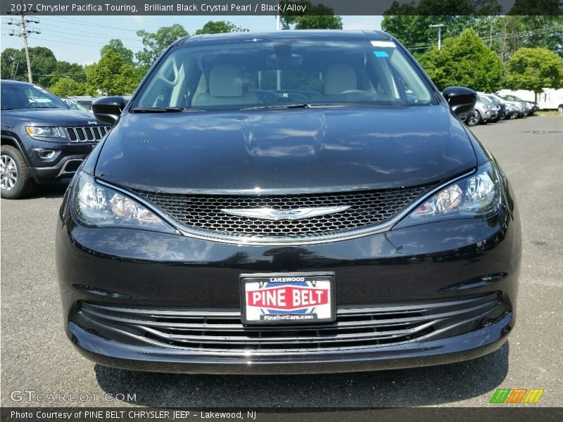 Brilliant Black Crystal Pearl / Black/Alloy 2017 Chrysler Pacifica Touring