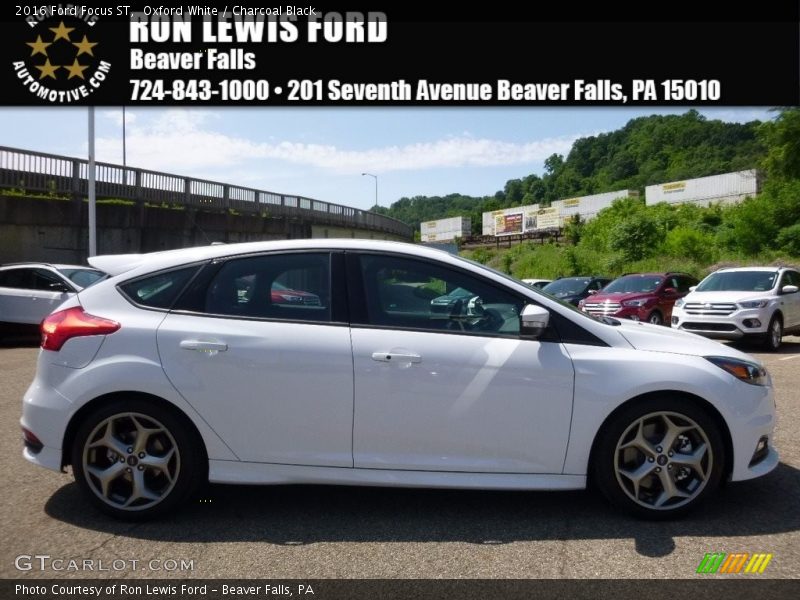 Oxford White / Charcoal Black 2016 Ford Focus ST