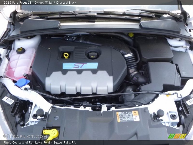 Oxford White / Charcoal Black 2016 Ford Focus ST