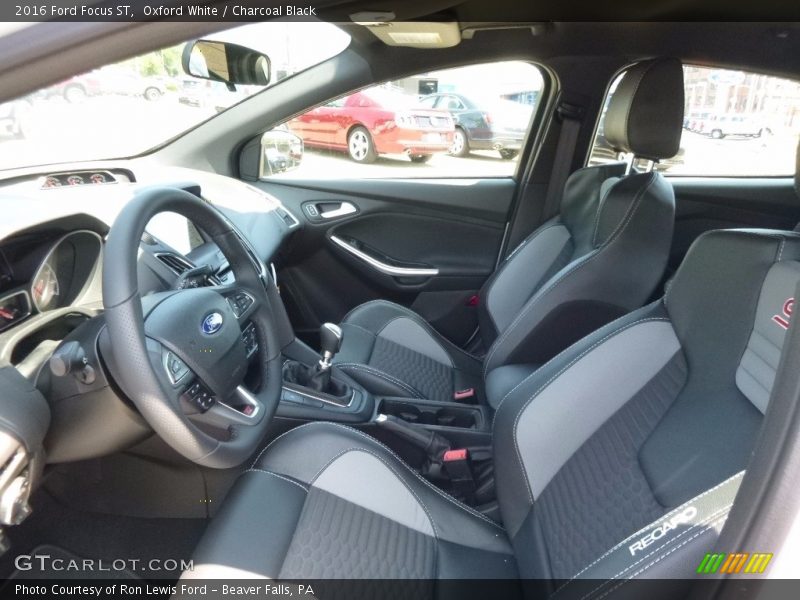 Oxford White / Charcoal Black 2016 Ford Focus ST