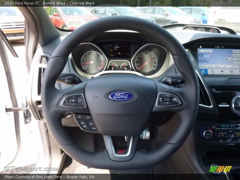 Oxford White / Charcoal Black 2016 Ford Focus ST