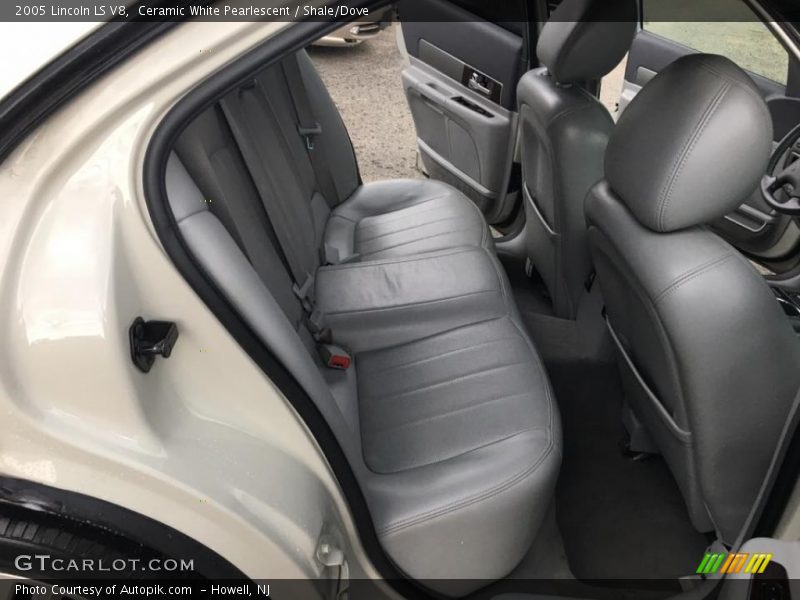 Ceramic White Pearlescent / Shale/Dove 2005 Lincoln LS V8