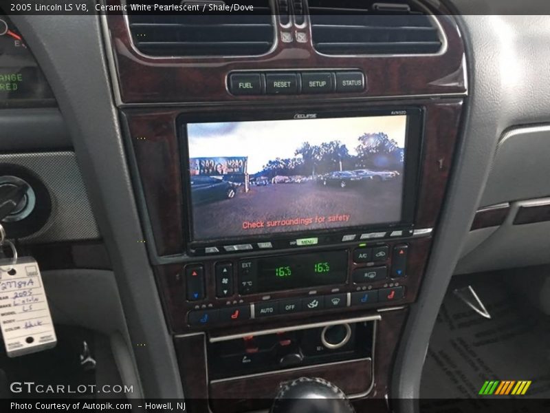 Ceramic White Pearlescent / Shale/Dove 2005 Lincoln LS V8