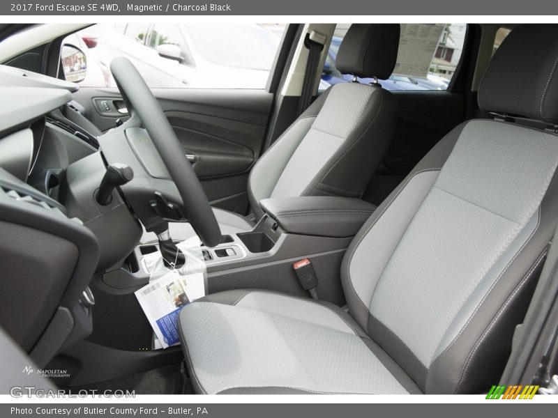 Magnetic / Charcoal Black 2017 Ford Escape SE 4WD