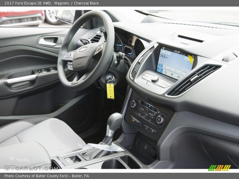 Magnetic / Charcoal Black 2017 Ford Escape SE 4WD