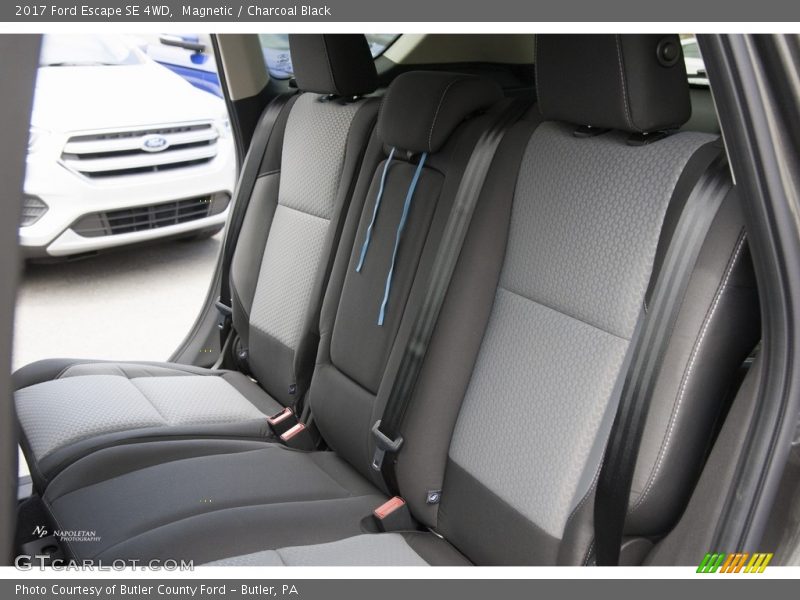 Magnetic / Charcoal Black 2017 Ford Escape SE 4WD