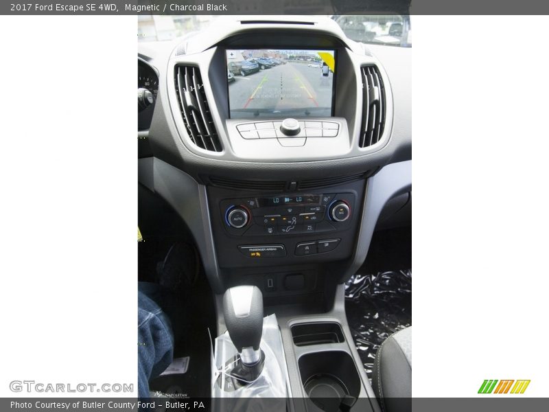 Magnetic / Charcoal Black 2017 Ford Escape SE 4WD