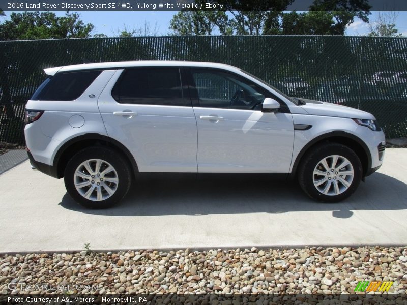 Yulong White Metallic / Ebony 2016 Land Rover Discovery Sport SE 4WD