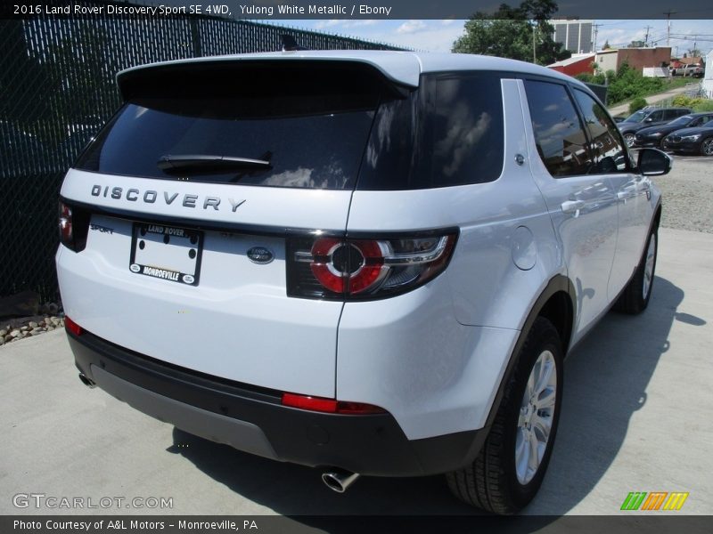 Yulong White Metallic / Ebony 2016 Land Rover Discovery Sport SE 4WD