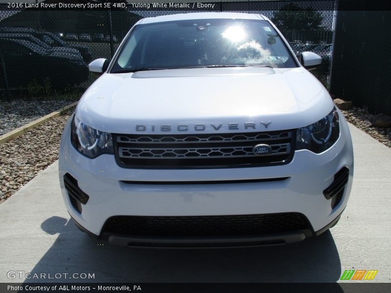 Yulong White Metallic / Ebony 2016 Land Rover Discovery Sport SE 4WD