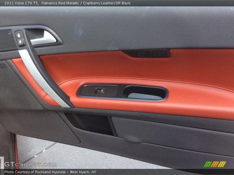 Flamenco Red Metallic / Cranberry Leather/Off Black 2011 Volvo C70 T5