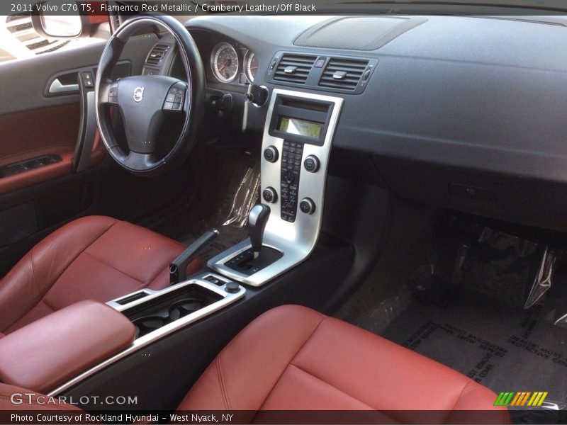 Flamenco Red Metallic / Cranberry Leather/Off Black 2011 Volvo C70 T5