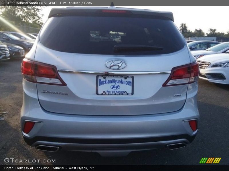 Circuit Silver / Gray 2017 Hyundai Santa Fe SE AWD