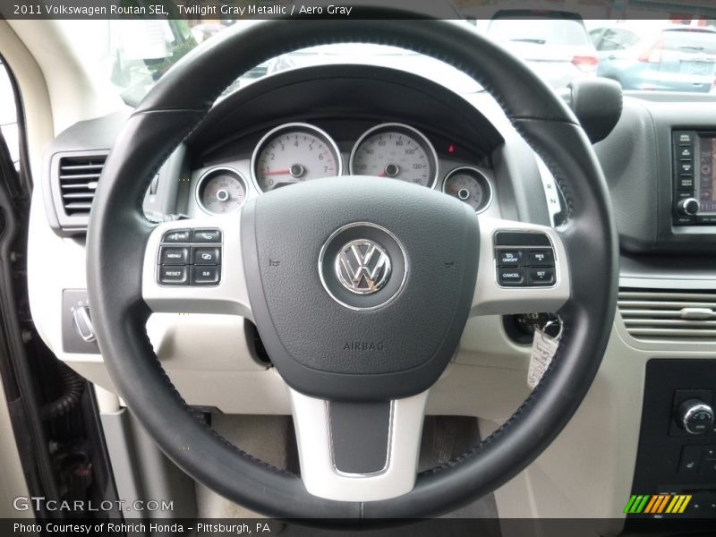 Twilight Gray Metallic / Aero Gray 2011 Volkswagen Routan SEL