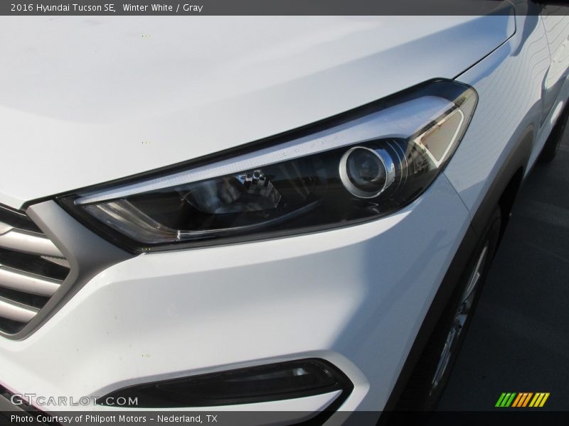 Winter White / Gray 2016 Hyundai Tucson SE
