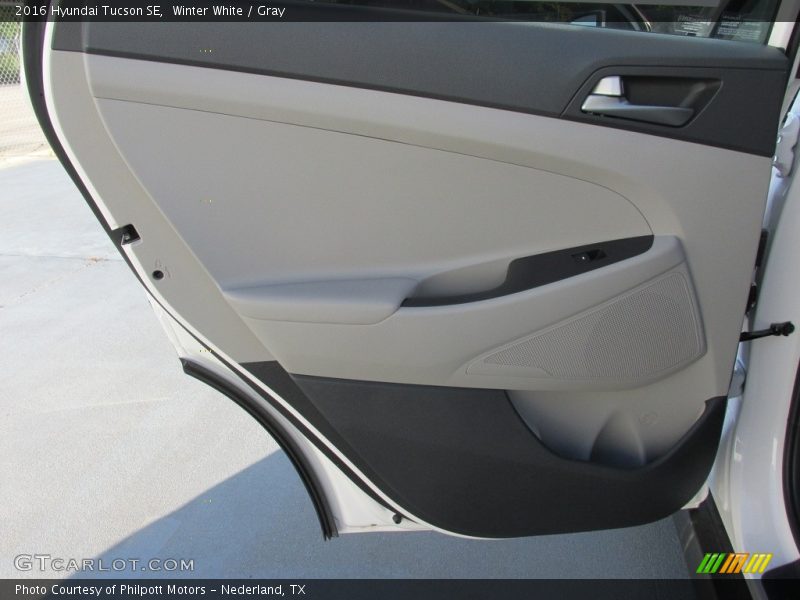 Winter White / Gray 2016 Hyundai Tucson SE