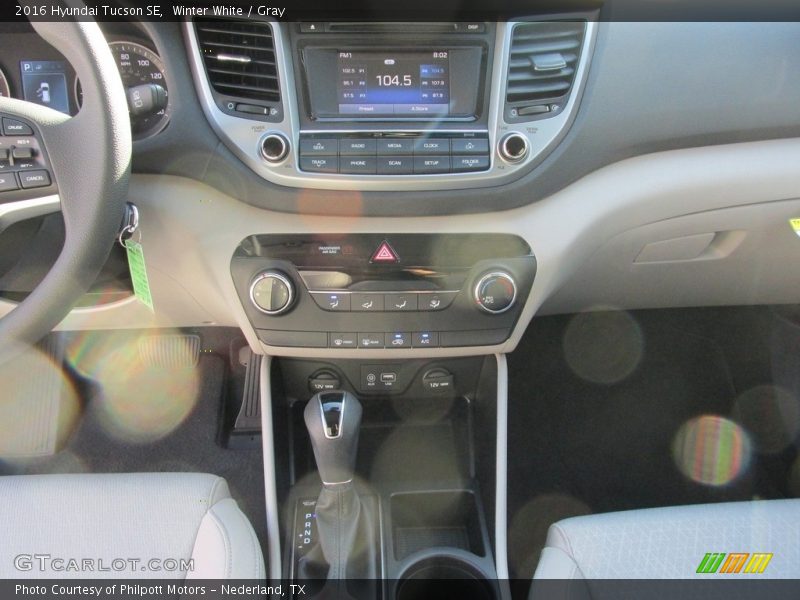 Winter White / Gray 2016 Hyundai Tucson SE
