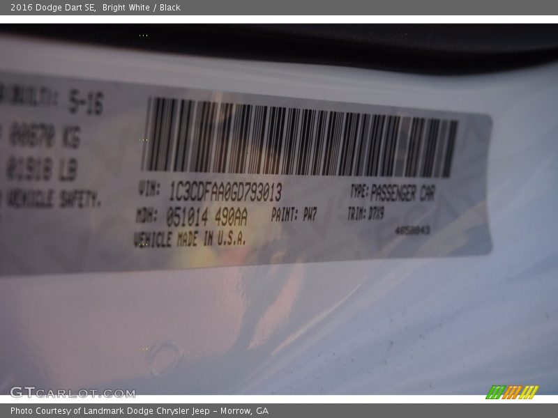 Bright White / Black 2016 Dodge Dart SE