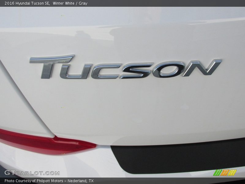 Winter White / Gray 2016 Hyundai Tucson SE