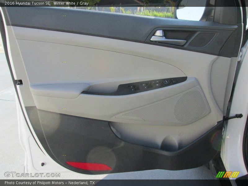 Winter White / Gray 2016 Hyundai Tucson SE