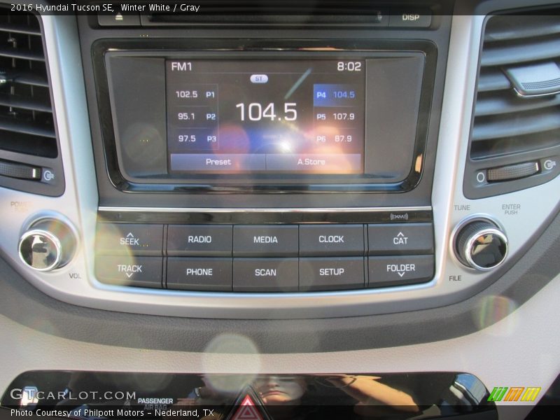 Winter White / Gray 2016 Hyundai Tucson SE