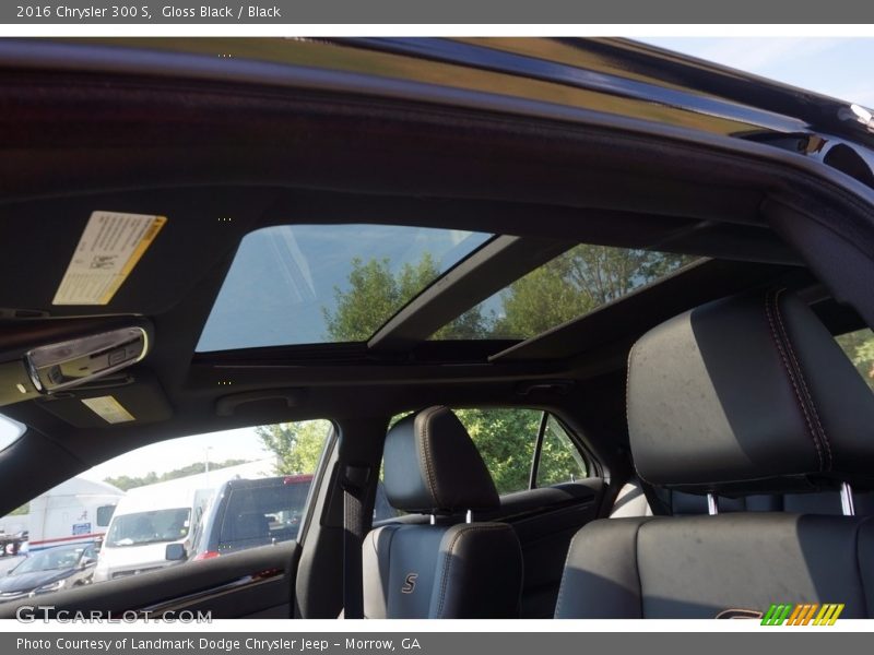 Gloss Black / Black 2016 Chrysler 300 S
