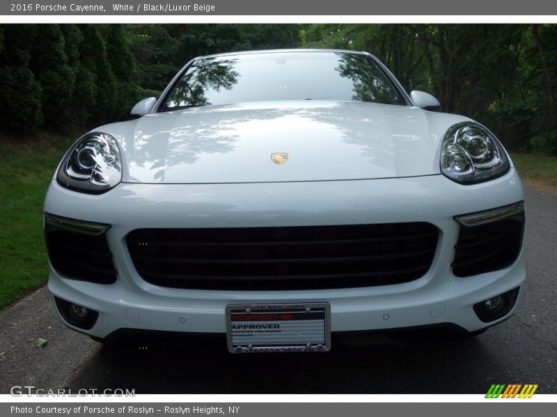 White / Black/Luxor Beige 2016 Porsche Cayenne