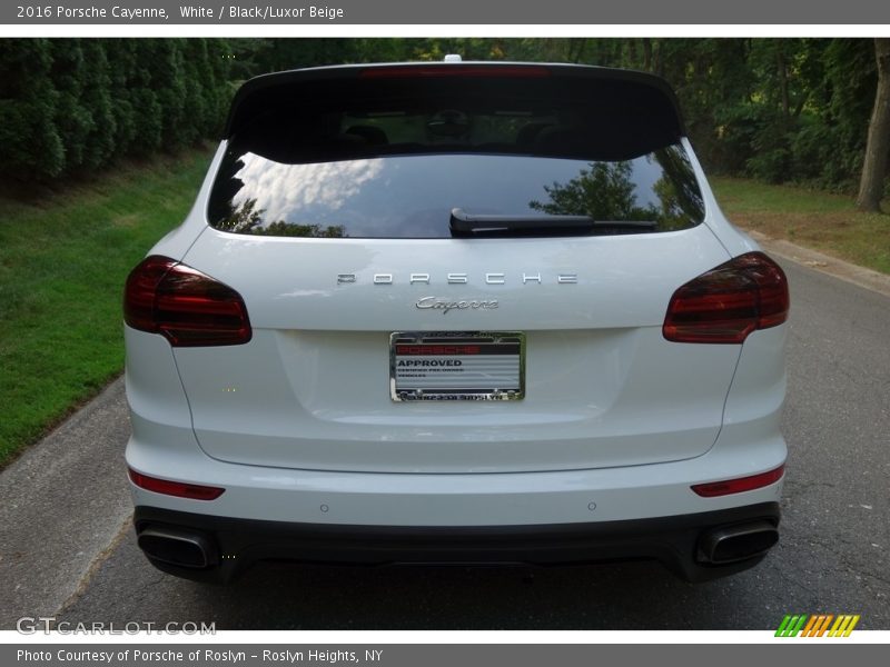 White / Black/Luxor Beige 2016 Porsche Cayenne
