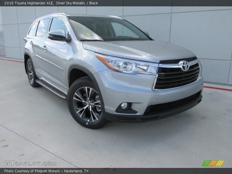 Silver Sky Metallic / Black 2016 Toyota Highlander XLE