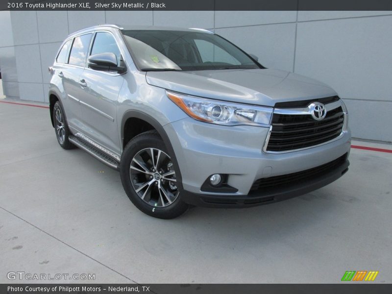 Silver Sky Metallic / Black 2016 Toyota Highlander XLE