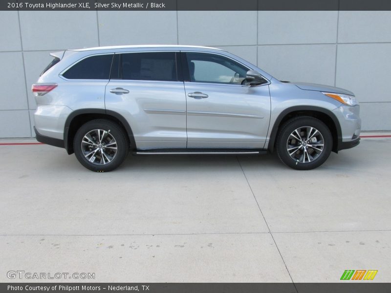 Silver Sky Metallic / Black 2016 Toyota Highlander XLE