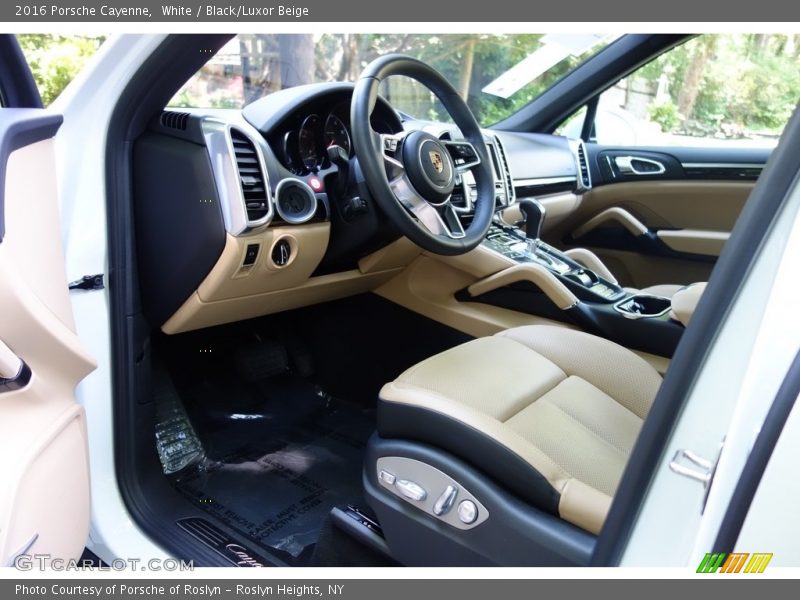 White / Black/Luxor Beige 2016 Porsche Cayenne