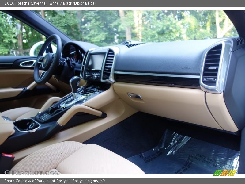 White / Black/Luxor Beige 2016 Porsche Cayenne