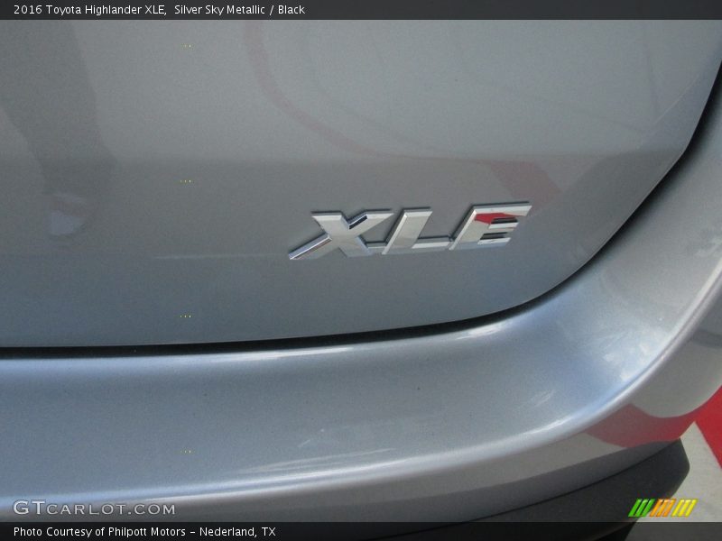 Silver Sky Metallic / Black 2016 Toyota Highlander XLE