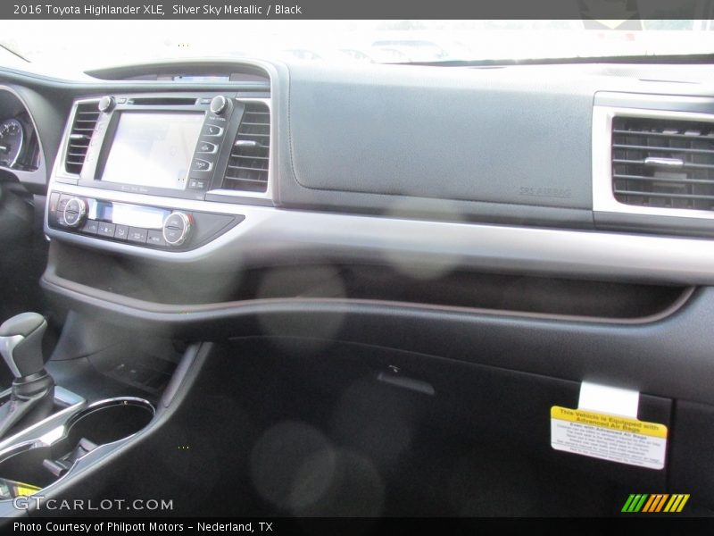 Silver Sky Metallic / Black 2016 Toyota Highlander XLE