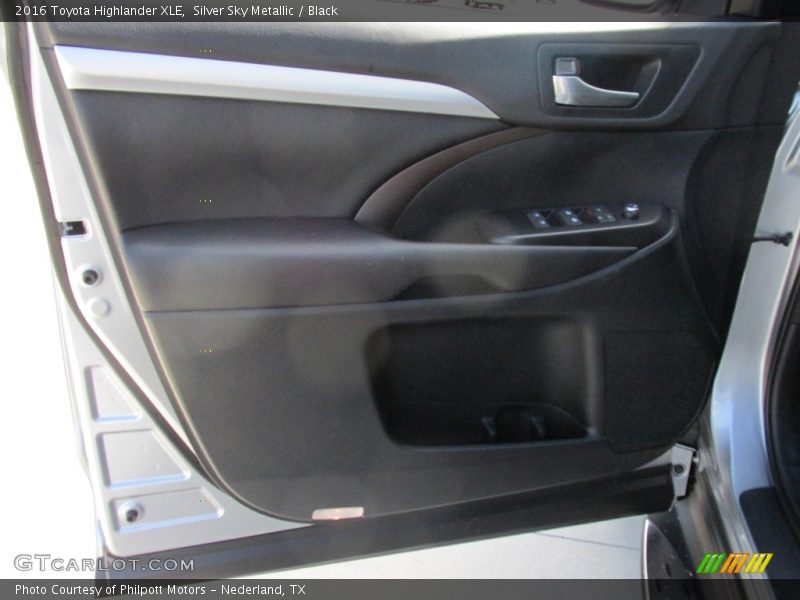 Silver Sky Metallic / Black 2016 Toyota Highlander XLE