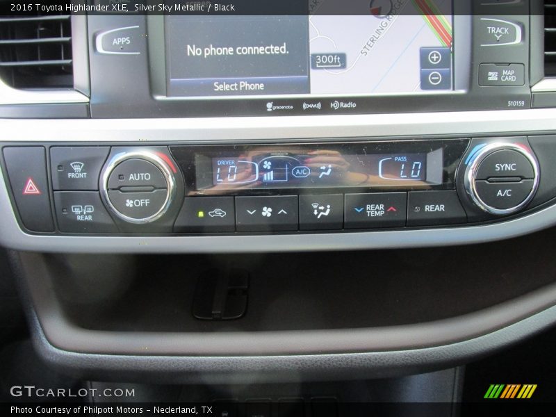 Silver Sky Metallic / Black 2016 Toyota Highlander XLE