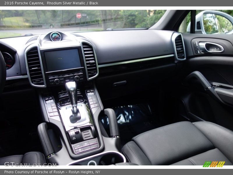Rhodium Silver Metallic / Black 2016 Porsche Cayenne