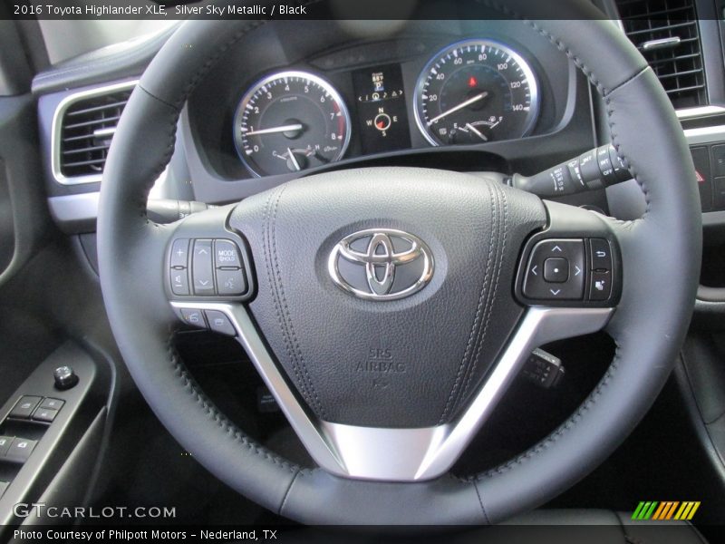 Silver Sky Metallic / Black 2016 Toyota Highlander XLE