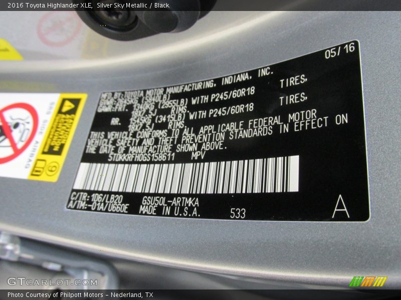 Silver Sky Metallic / Black 2016 Toyota Highlander XLE