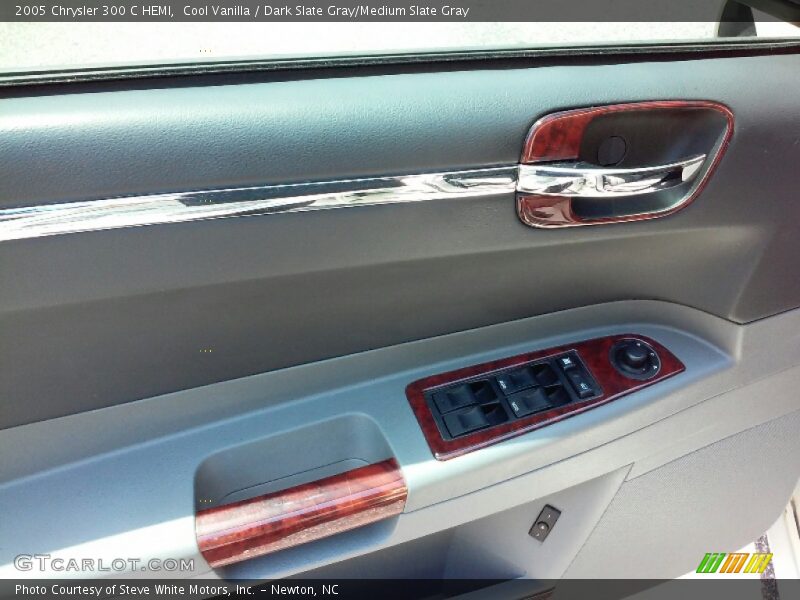 Cool Vanilla / Dark Slate Gray/Medium Slate Gray 2005 Chrysler 300 C HEMI