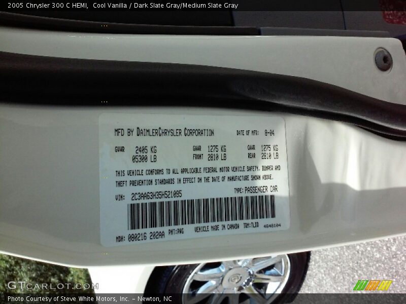 Cool Vanilla / Dark Slate Gray/Medium Slate Gray 2005 Chrysler 300 C HEMI