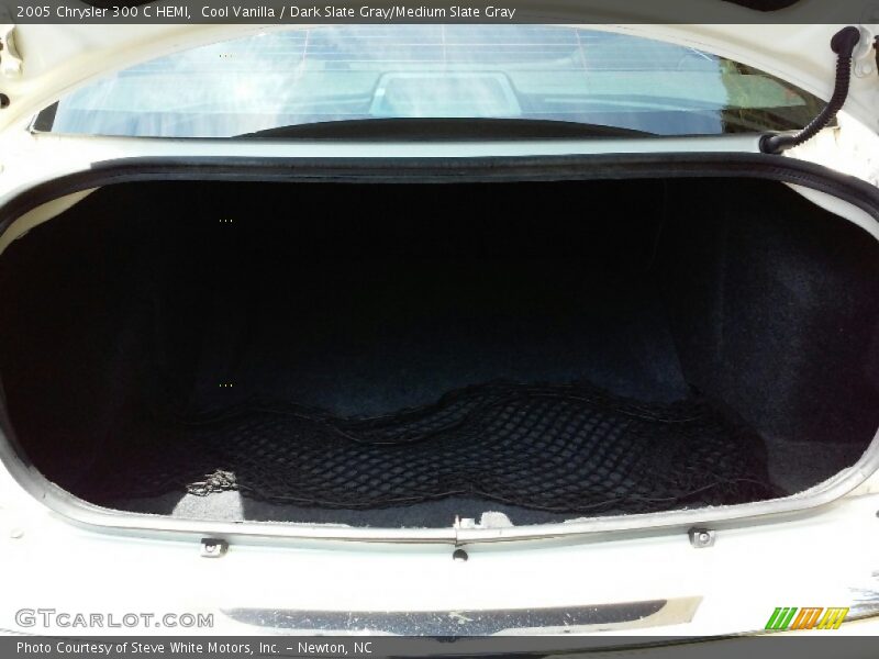 Cool Vanilla / Dark Slate Gray/Medium Slate Gray 2005 Chrysler 300 C HEMI