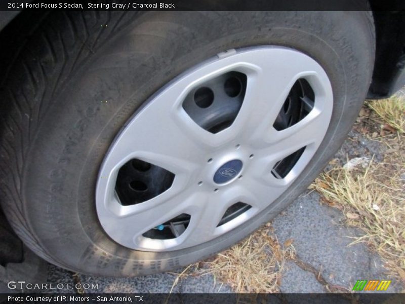 Sterling Gray / Charcoal Black 2014 Ford Focus S Sedan
