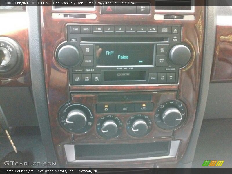 Cool Vanilla / Dark Slate Gray/Medium Slate Gray 2005 Chrysler 300 C HEMI