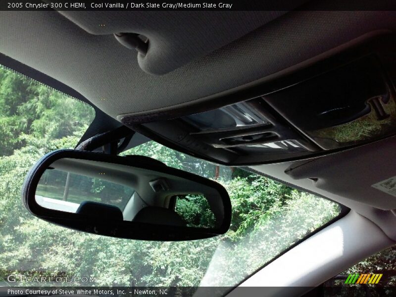 Cool Vanilla / Dark Slate Gray/Medium Slate Gray 2005 Chrysler 300 C HEMI