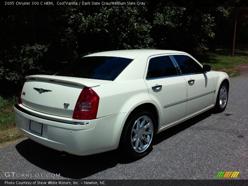Cool Vanilla / Dark Slate Gray/Medium Slate Gray 2005 Chrysler 300 C HEMI