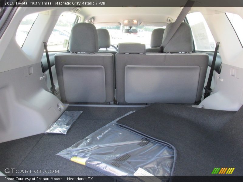 Magnetic Gray Metallic / Ash 2016 Toyota Prius v Three
