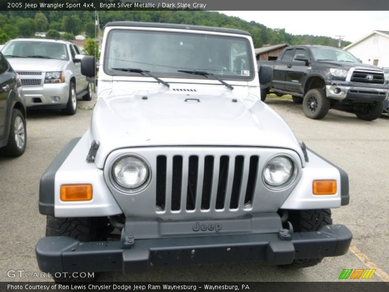 Bright Silver Metallic / Dark Slate Gray 2005 Jeep Wrangler Sport 4x4